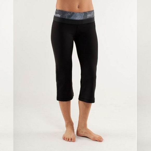 lululemon athletica Pants - Lululemon Groove Crop Black Size 8